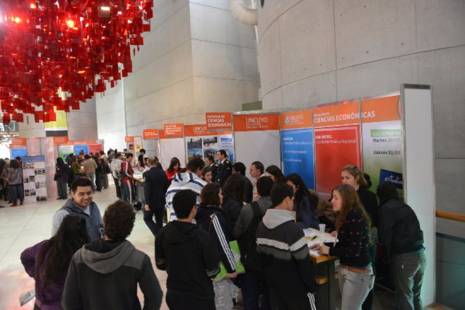 imagen Comenzó la Expo Educativa para estudiantes de Nivel Medio en el Le Parc