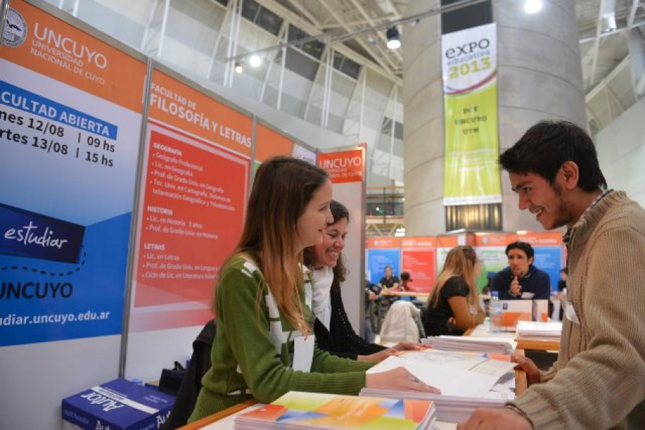 imagen Comenzó la Expo Educativa para estudiantes de Nivel Medio en el Le Parc