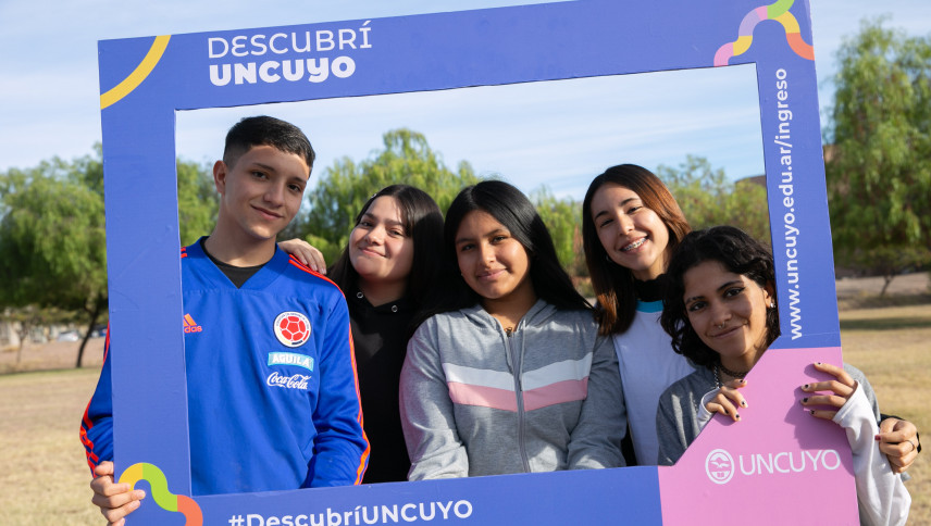 imagen que ilustra noticia Con la primera visita de escuelas al campus se lanzó el programa “Descubrí UNCUYO” 