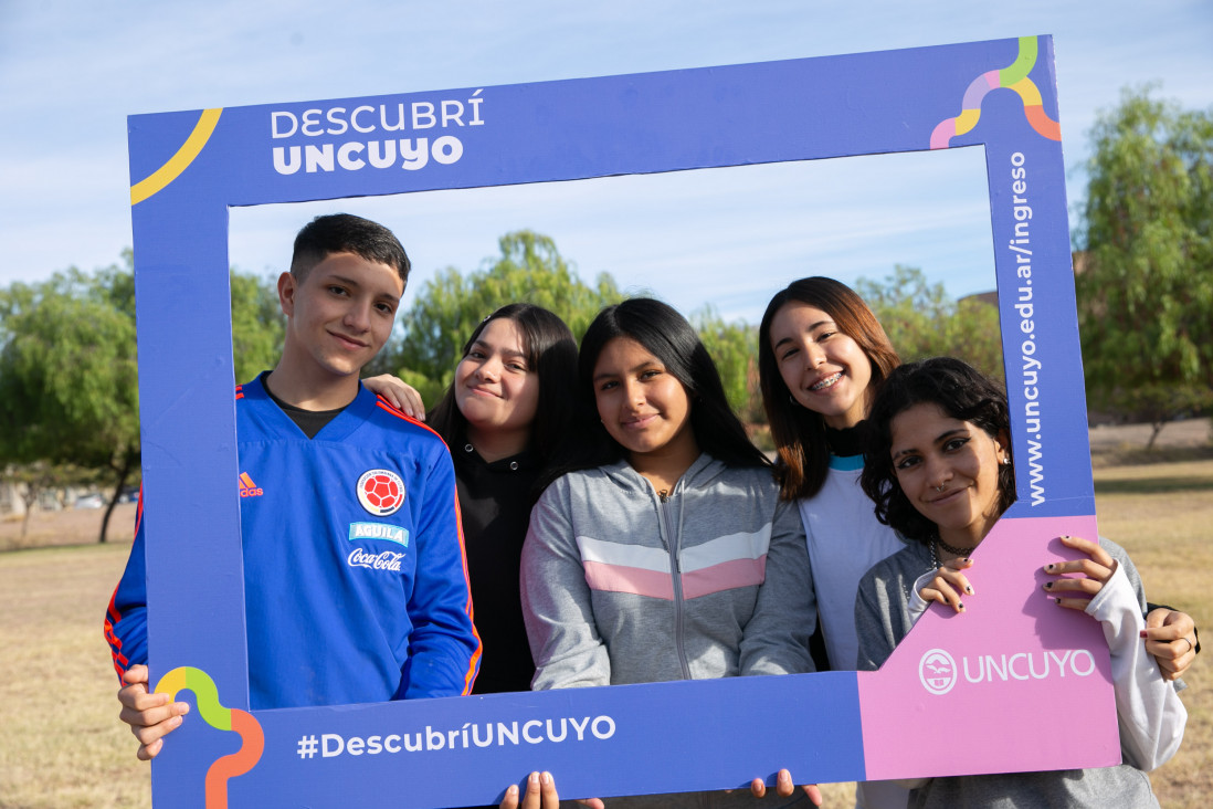 imagen Con la primera visita de escuelas al campus se lanzó el programa "Descubrí UNCUYO" 