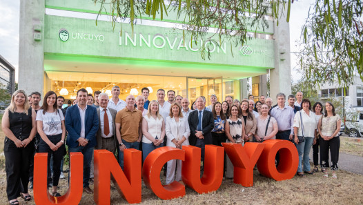 imagen La UNCUYO lanzó una formación en inteligencia artificial para la gestión pública y privada