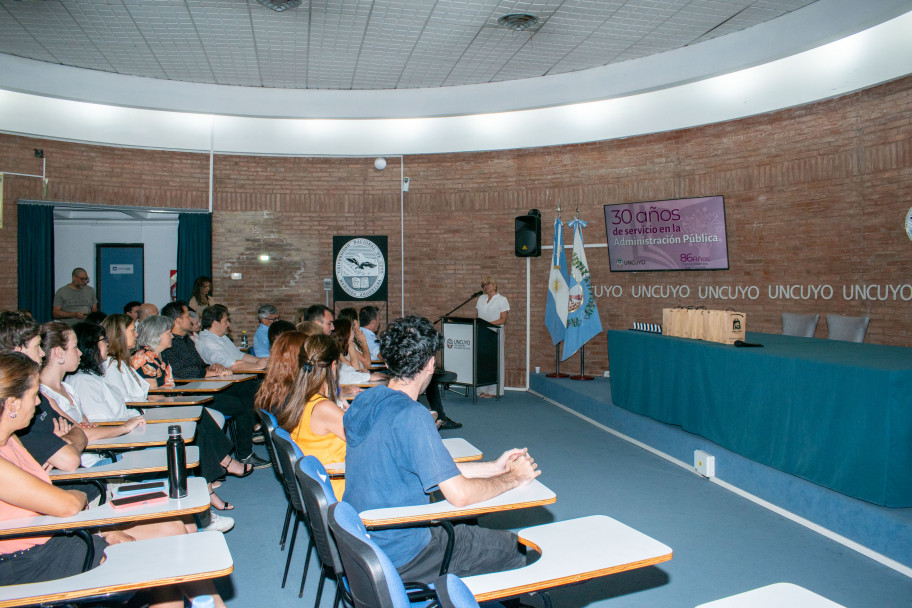 imagen La UNCUYO reconoció al personal con 30 años de servicio en la institución