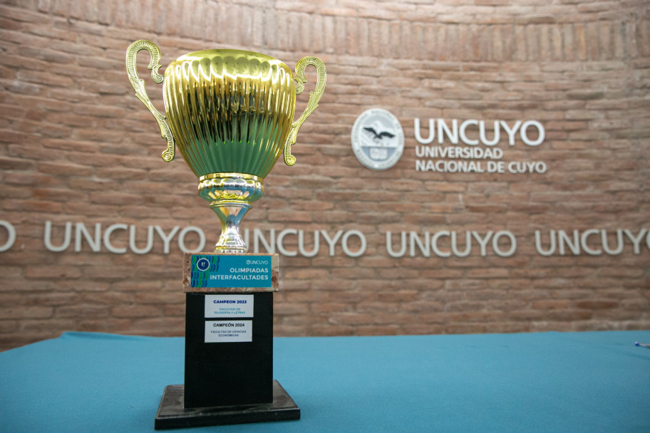 imagen La UNCUYO encendió la llama de las Olimpíadas Interfacultades