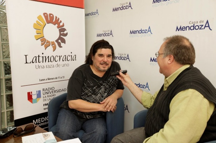 imagen  Emisión especial de Latinocracia por Radio Universidad desde la Casa de Mendoza