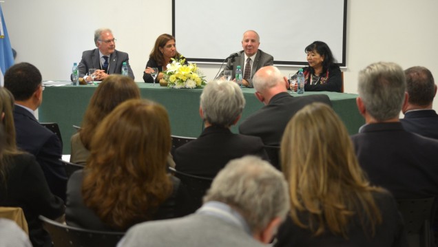 imagen Decanos de Medicina reflexionan sobre el compromiso social de los graduados