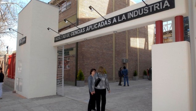 imagen Inscriben para llamados a cargos docentes en Ciencias Aplicadas a la Industria