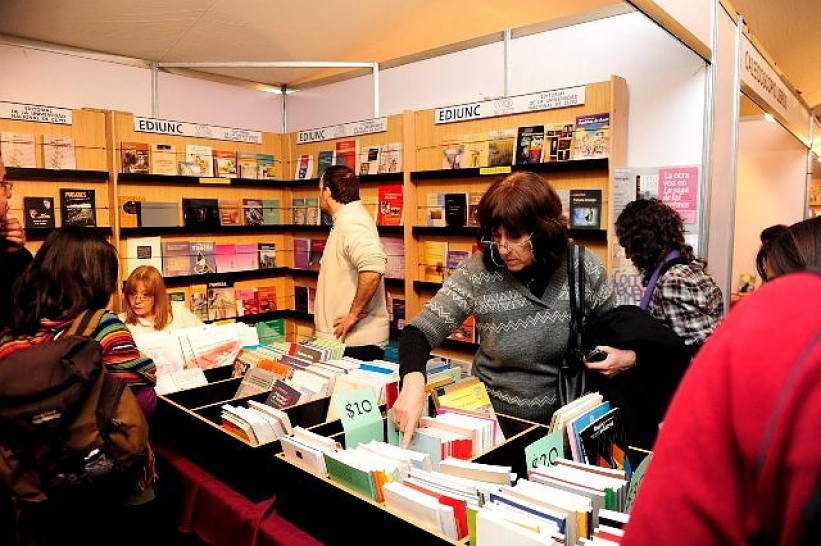 imagen El Libro Universitario obtuvo un balance positivo en la Feria del Libro