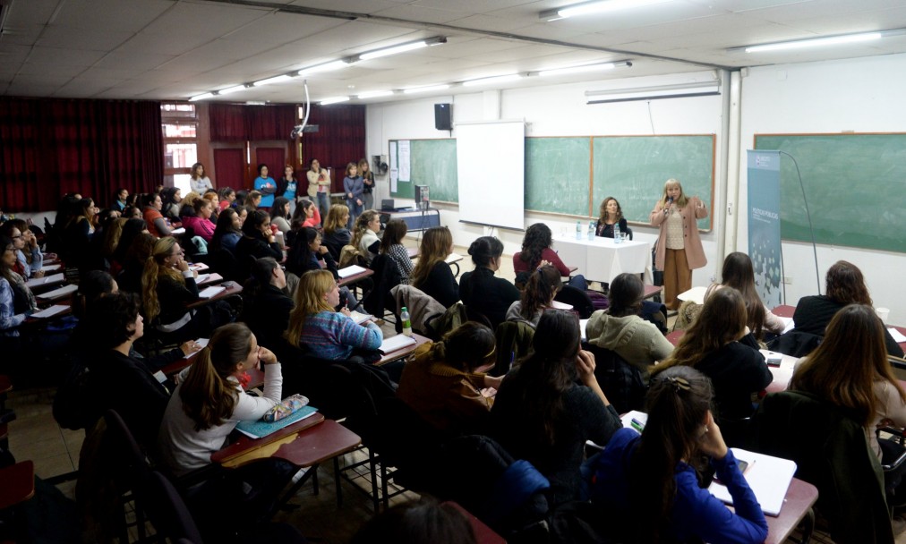 imagen Reflexionan la violencia de género en la niñez y la adolescencia en un espacio que busca crear y trabajar mecanismos de prevención.