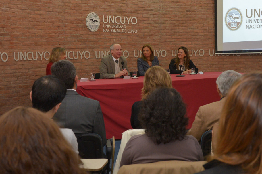 imagen Analizaron el rol de la Universidad en la construcción del Gobierno Abierto