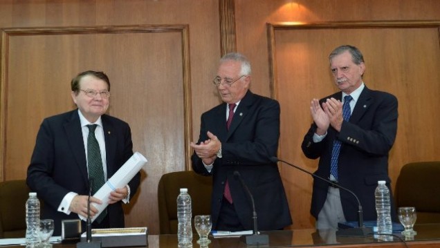 imagen Especialista en tiroides recibió el Honoris Causa de la UNCuyo
