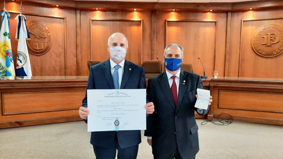 imagen Juan Méndez es el nuevo Doctor Honoris Causa de la UNCUYO