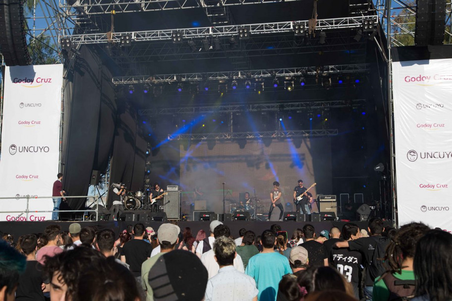imagen Eruca Sativa hizo vibrar a miles de jóvenes en el Primavera Rock