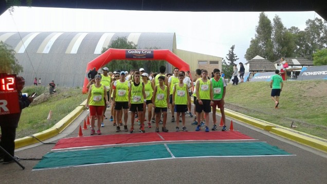 imagen Más de 300 personas corrieron la Maratón de Deportes