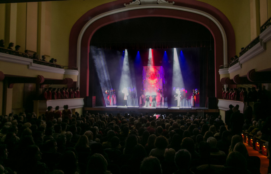 imagen Carmina Burana: una experiencia estética, teatral y coral