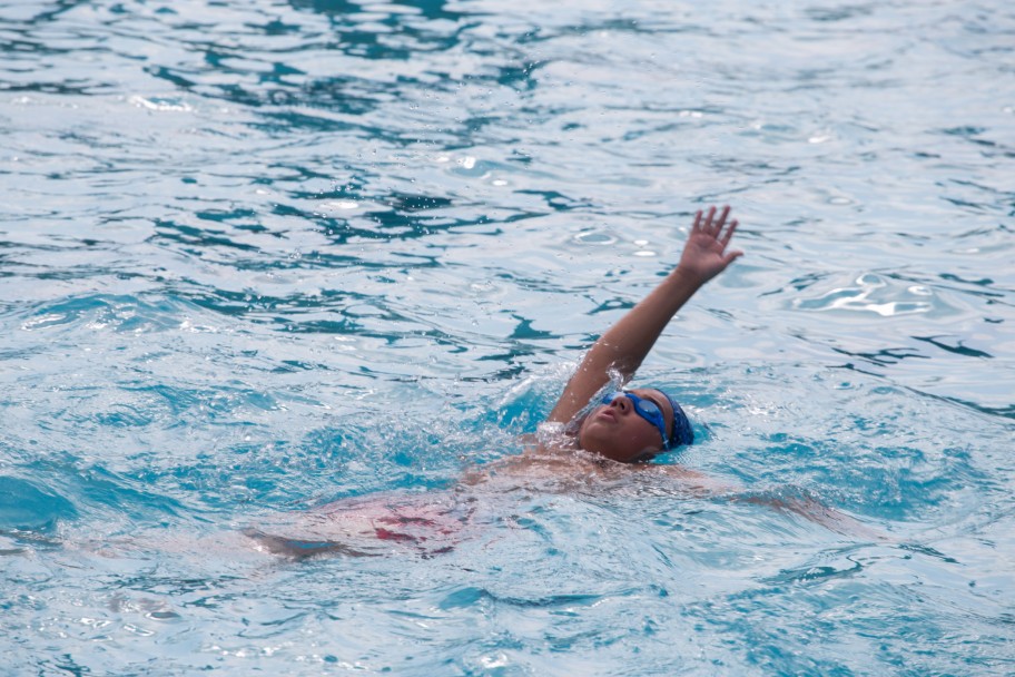 imagen Clásico del verano: nadan en la UNCUYO por una causa solidaria