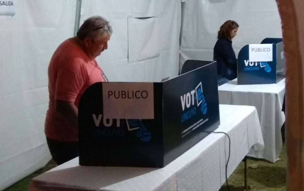 imagen Vendimia de Junín utilizó el voto electrónico de la UNCuyo
