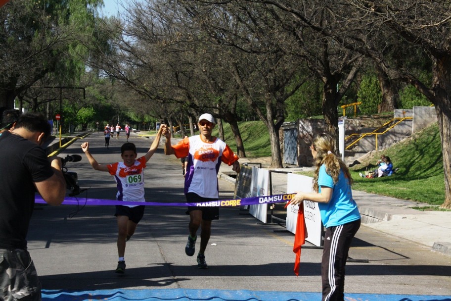 imagen Más de 300 personas corrieron la Maratón del Damsu