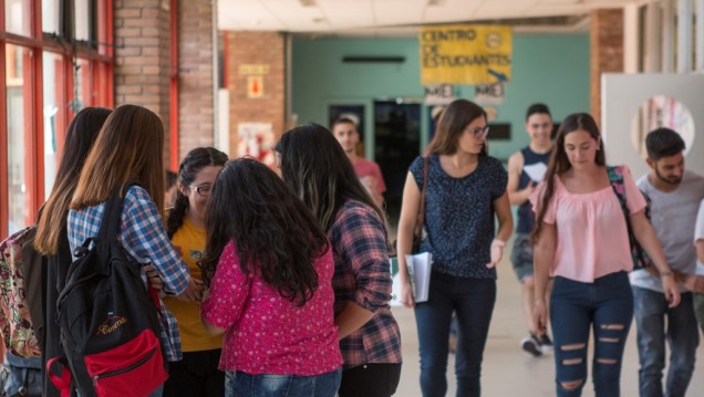 imagen Estimulan la inserción profesional de estudiantes y graduados