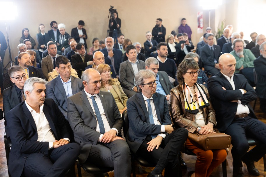 imagen Esther Sánchez participó de una reunión con los ministros de Economía y Educación de la Nación