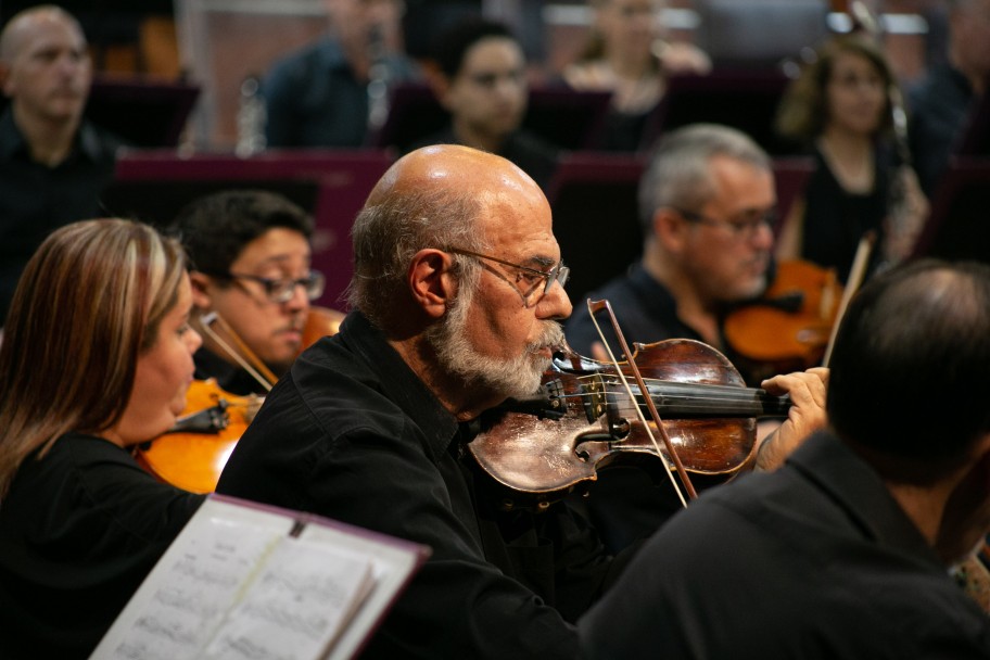 imagen Con batuta brasileña y repertorio alemán, la Sinfónica brilló en su primer concierto