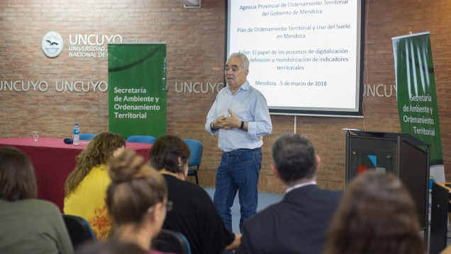 imagen Académico español disertó sobre ordenamiento territorial 