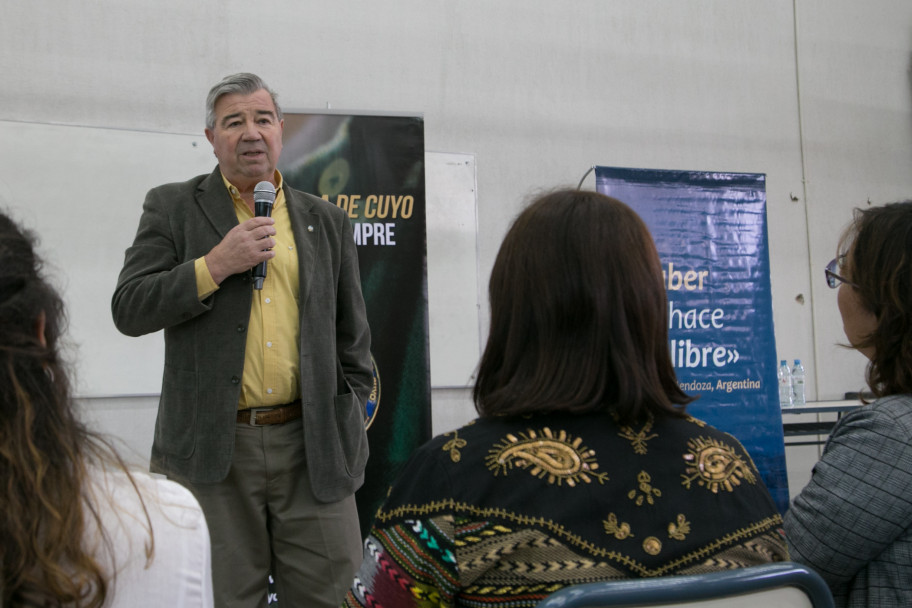 imagen Egresados de la UNCUYO ya pueden capacitarse para ser docentes