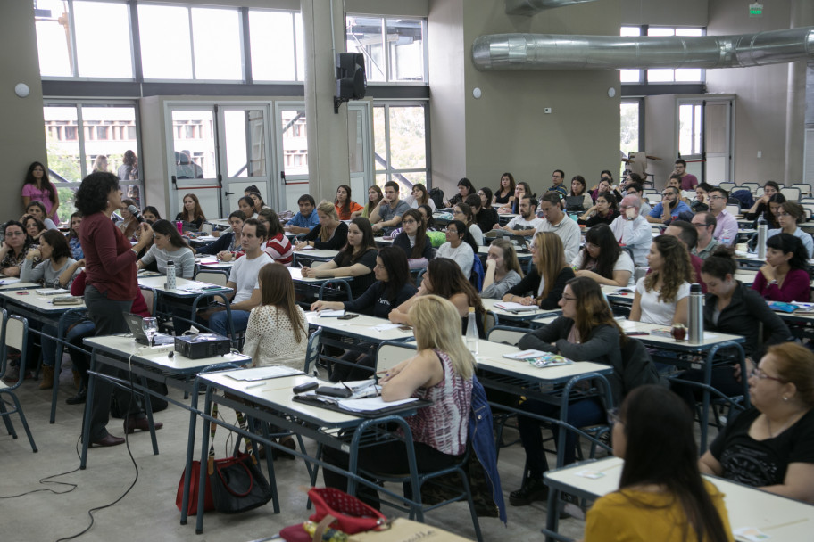 imagen Egresados de la UNCUYO ya pueden capacitarse para ser docentes