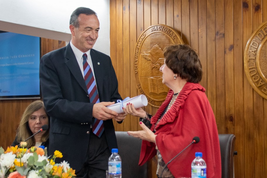 imagen Amalia Inés Geraiges, primera geógrafa Honoris Causa de la UNCUYO