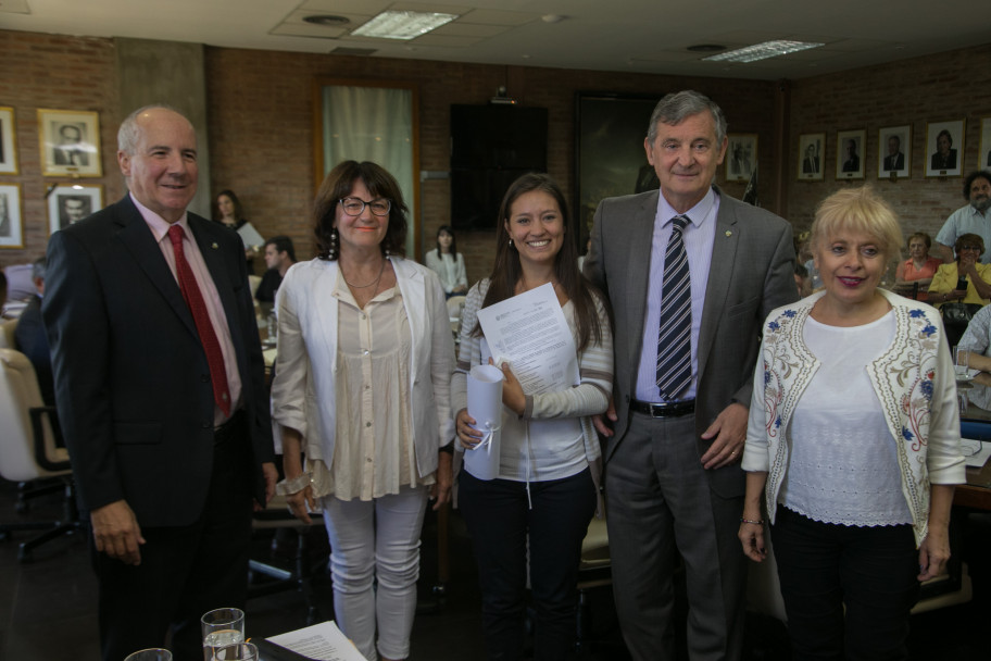 imagen La UNCUYO distinguió el esfuerzo y mérito académico de 14 estudiantes y una graduada