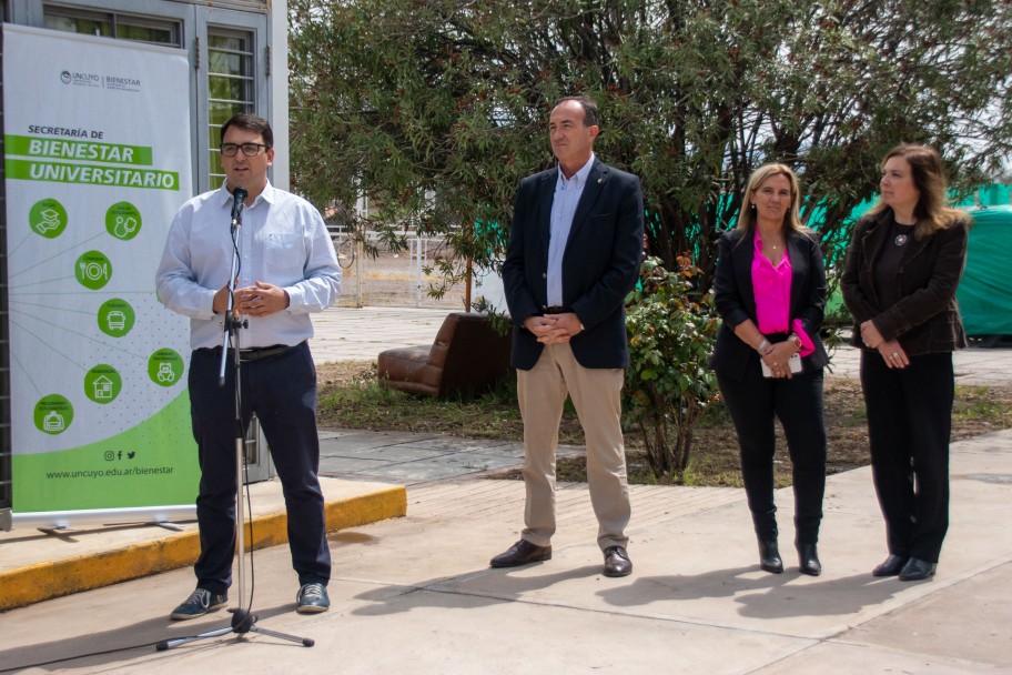 imagen La UNCUYO mejora la conectividad de sus estudiantes 