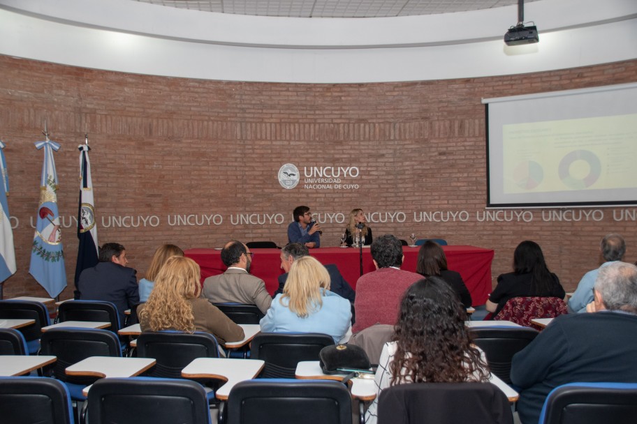 imagen "Sigamos estudiando", una apuesta de articulación entre la UNCUYO y la DGE