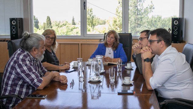 imagen La Rectora recibió a representantes de CONADU Histórica 