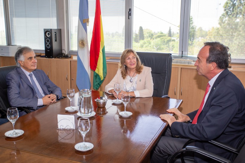 imagen Visita del Embajador de Boliva busca fortalecer lazos académicos