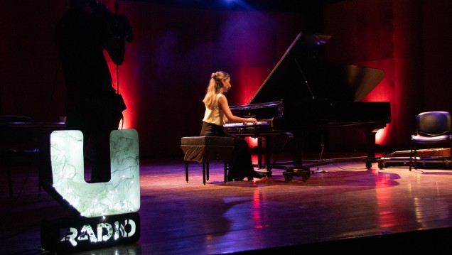 imagen Aniversario Radio U: noche mágica con Julieta Iglesias y los clásicos de Serú Girán