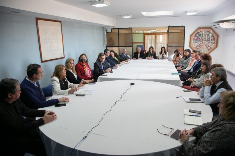 imagen Trabajo colaborativo: primera reunión de Esther Sánchez con autoridades electas en Facultades 