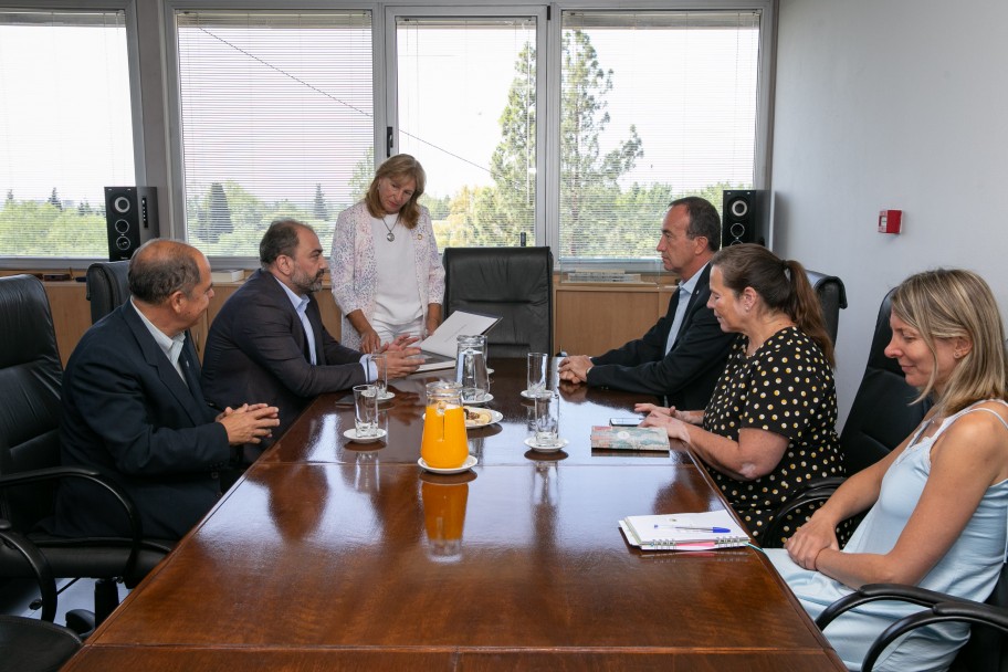 imagen La UNCUYO y la Universidad Nacional Agraria de Armenia trabajan en futuras acciones conjuntas 