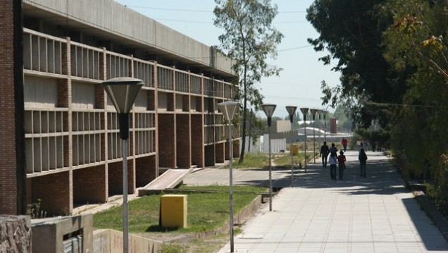 imagen Ingeniería concursa 6 cargos efectivos de Jefe de Trabajos Prácticos