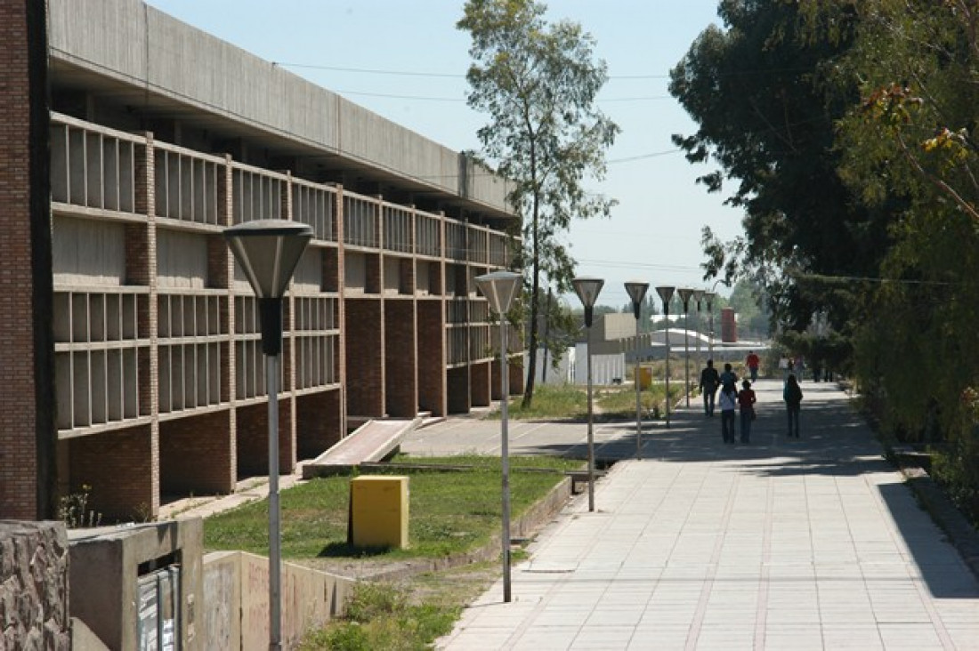 imagen Capacitan en Ingeniería sobre ensayos especiales