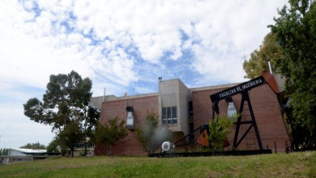 imagen  Instituto de Petróleo y Gas y Pluspetrol contribuyen con la Biblioteca de Ingeniería  