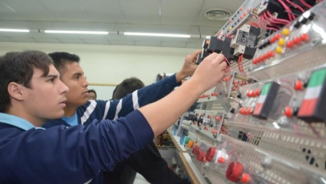 imagen ITU afianza vínculos para que estudiantes se perfeccionen y tengan una salida laboral