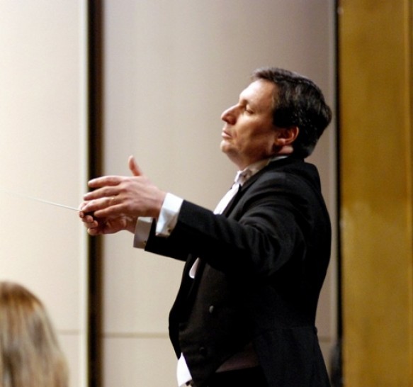 imagen Con director cordobés y solista mendocino, la Sinfónica culmina su ciclo de conciertos 2011