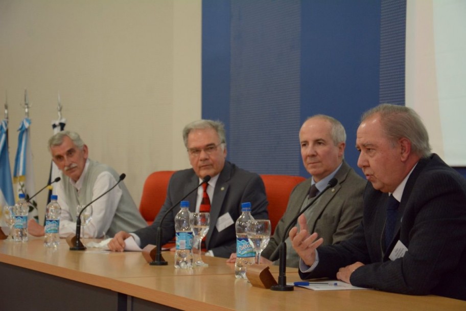 imagen "La misión de la UNCuyo es formar buenos seres humanos en sus profesiones"