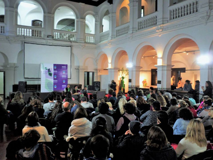 imagen Feminismo, globalización y violencia analizó académica francesa