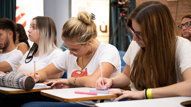 imagen Jóvenes podrán capacitarse en oratoria  y proyecto de vida profesional