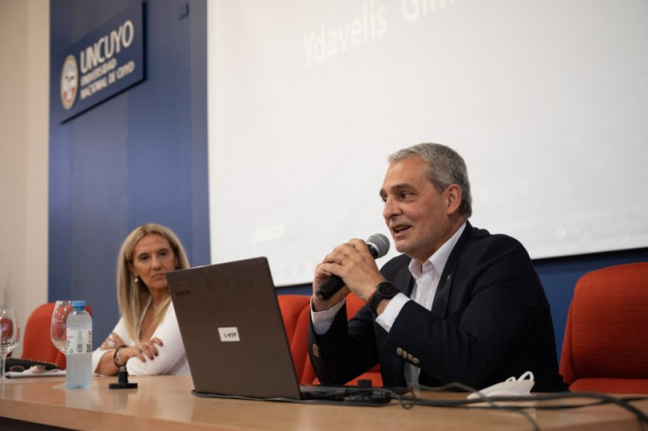 imagen Presentaron el proyecto del Centro de Biosimulación del Hospital Universitario