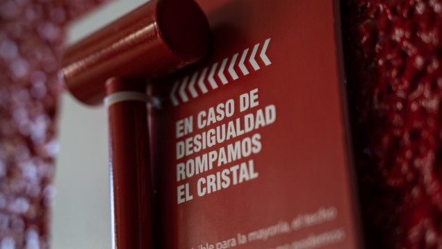 imagen "Rompamos el cristal", nominada por el Consejo Publicitario Argentino entre las mejores campañas de bien público