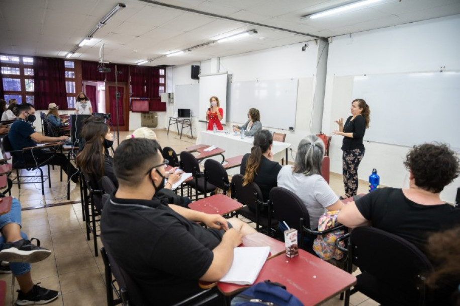 imagen Marina Becerra: "La anatomía no define el género ni los roles que vamos a interpretar en nuestra vida cotidiana"