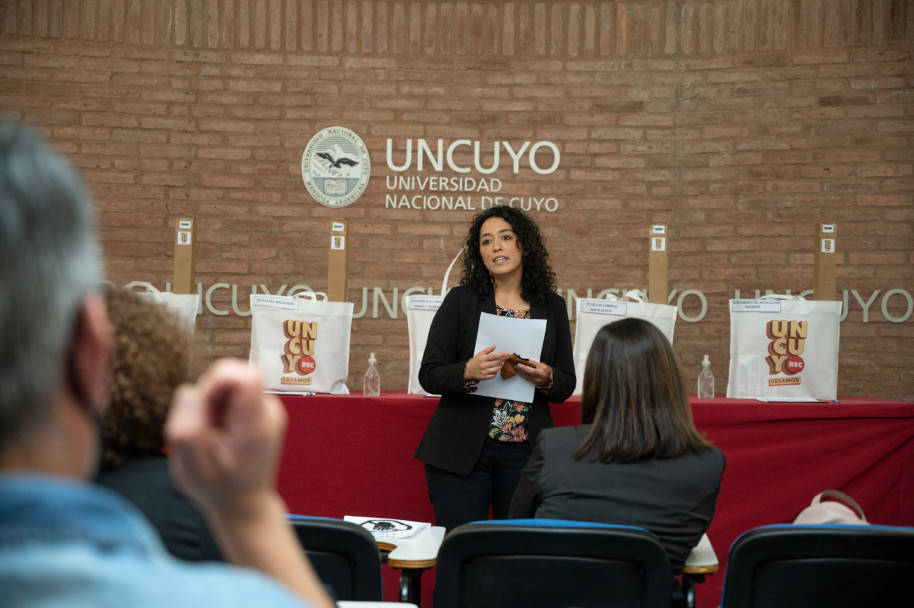 imagen UNCUYO REC: escuelas acceden a tecnología y se capacitan para armar clases más innovadoras