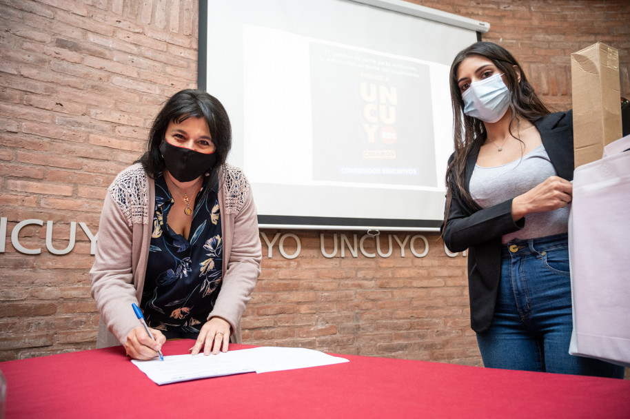 imagen UNCUYO REC: escuelas acceden a tecnología y se capacitan para armar clases más innovadoras