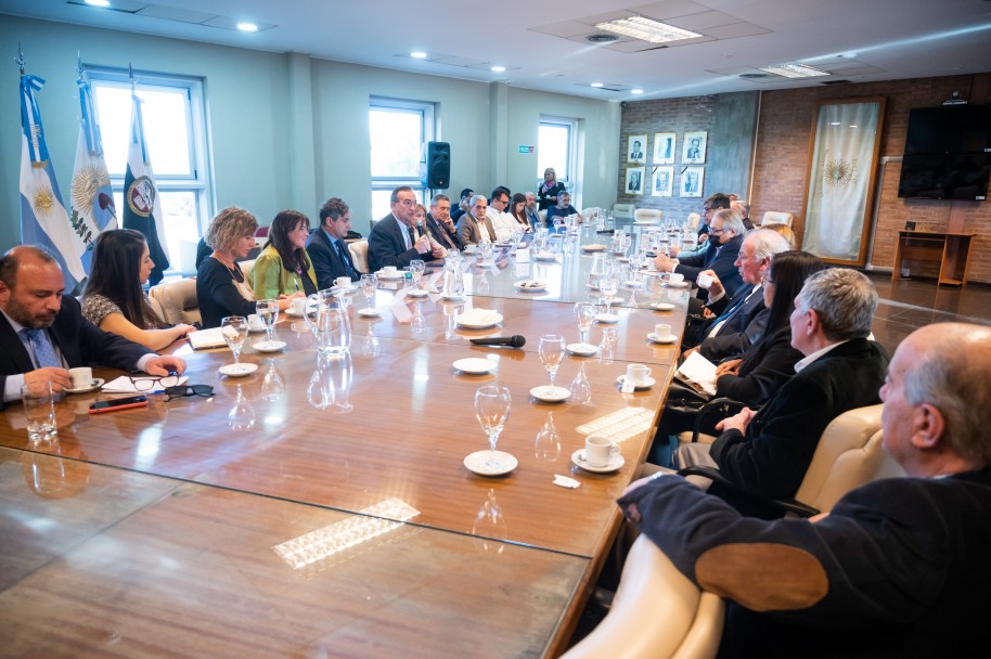 imagen Autoridades de la UNCUYO recibieron a miembros del Foro Diplomático en Mendoza